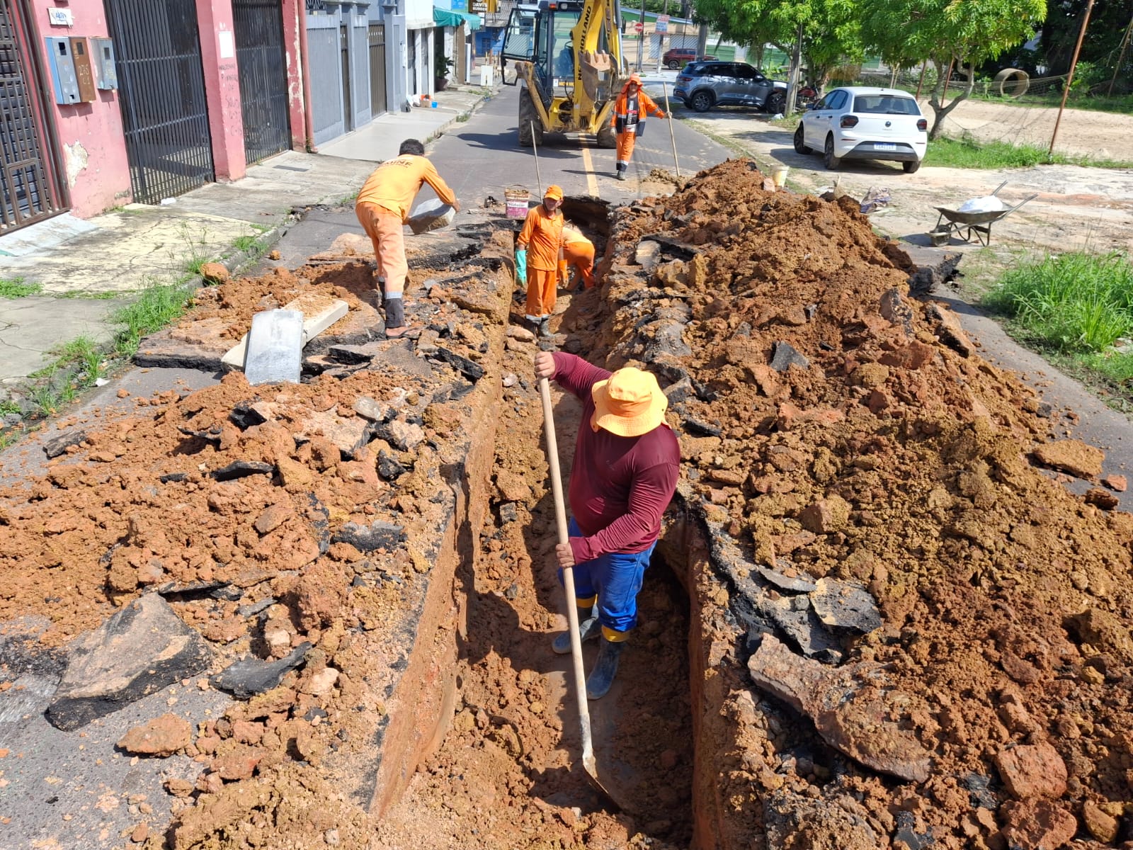 Prefeitura de Manaus recupera rede de drenagem em via do bairro Planalto