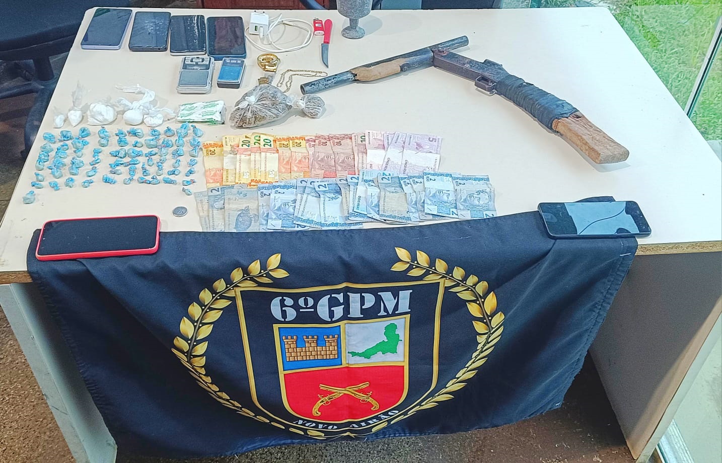 Em Novo Airão, PMAM prende casal e apreende adolescente com drogas e arma de fabricação caseira