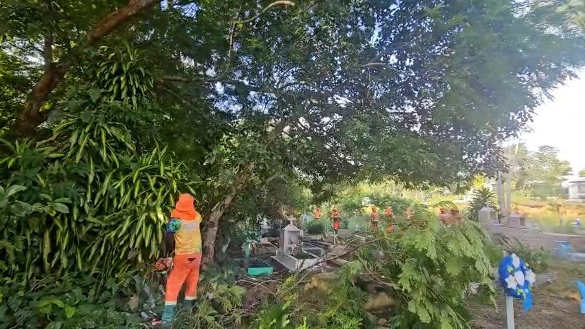 Prefeitura de Manaus avança no cronograma de manutenção dos cemitérios municipais