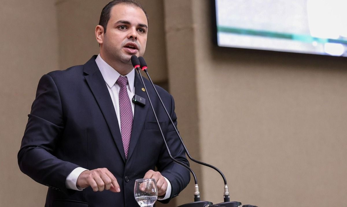 Roberto Cidade reforça lei que protege crianças da exposição digital, diante dos protestos por mudanças em jogo online