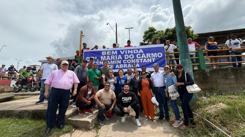 Escutar, trabalhar, resolver: Professora Maria do Carmo dá início ao projeto ‘Mudança em Movimento’ em viagem pelo Alto Solimões