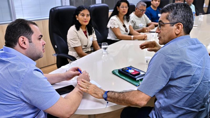 Roberto Cidade recebe comitiva de Manicoré e discute parcerias técnicas para o município