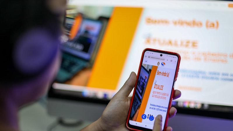 Prefeitura de Manaus orienta estudantes sobre Cadastro e Recadastro Estudantil 2026 da meia-passagem no transporte coletivo