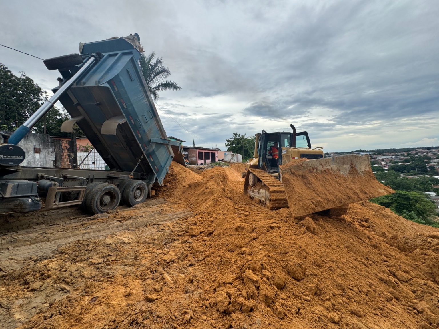 Prefeitura de Manaus avança em obra de contenção de erosão no conjunto Canaranas