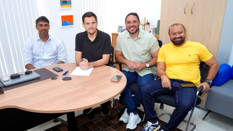 Perfeito em exercício Renato Junior libera R$ 52 milhões para pagamento de bonificação a mais de 17,7 mil professores e trabalhadores da Educação