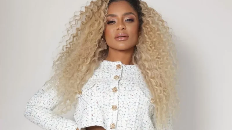 Cariúcha troca SBT pela RedeTV! e substitui Luciana Gimenez no Superpop