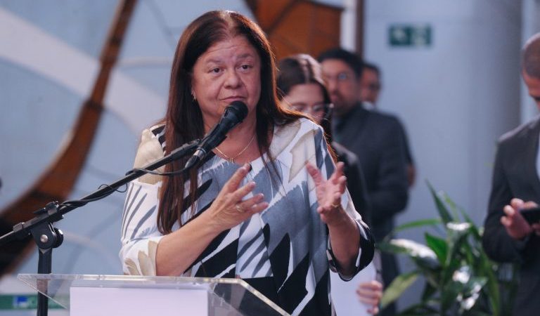 Comissão aprova projeto que obriga SUS a elaborar protocolo para tratamento de sintomas do climatério