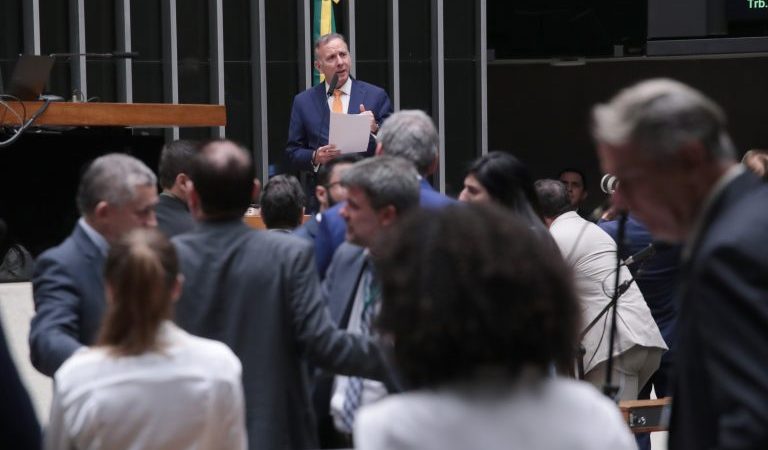 Reforma tributária começa fase de transição com testes de novos impostos em 2026