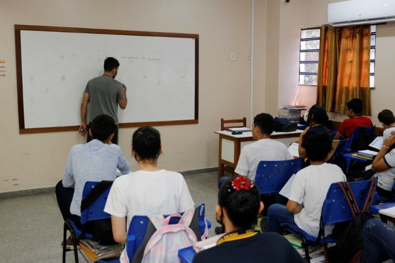 Lei do ‘Mais Professores’ entra em vigor com bolsas para licenciatura