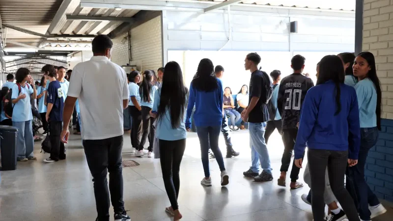 Pé-de-Meia: MEC começa pagar parcelas incentivo-conclusão e Enem