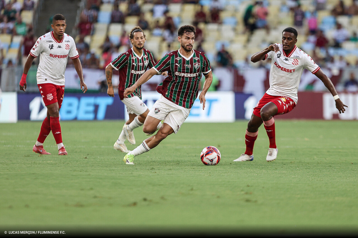 Fluminense supera Bangu e pega Vasco na semi do Campeonato Carioca