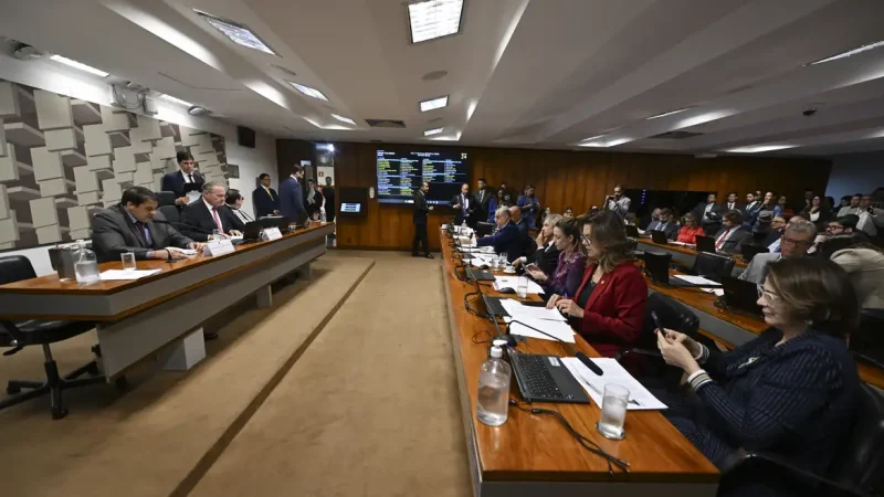 Senadores cobram CVM por suposta omissão no caso do Banco Master