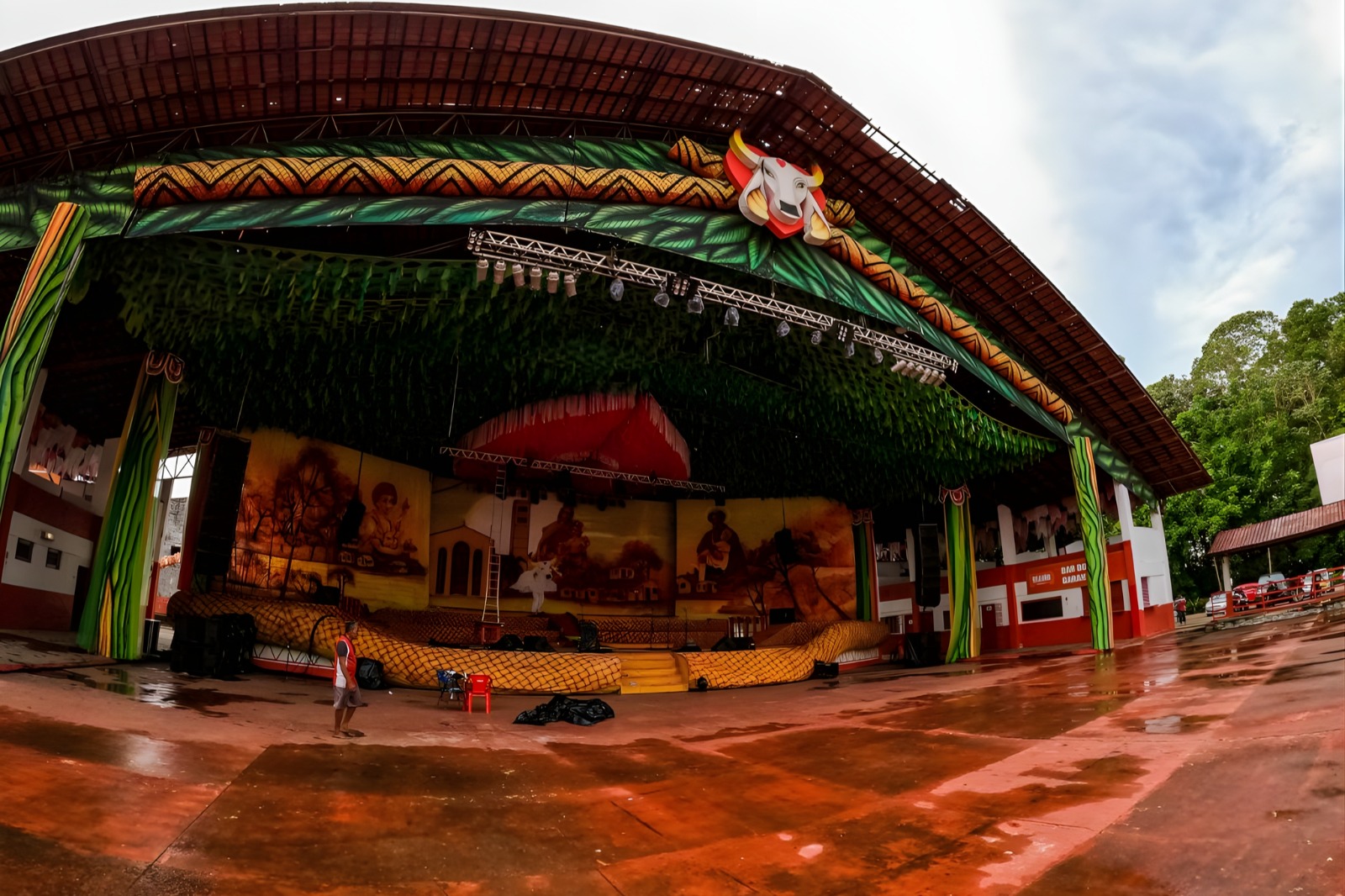 Com base em ação do MPAM, Justiça determina que Garantido cumpra normas de segurança contra incêndio