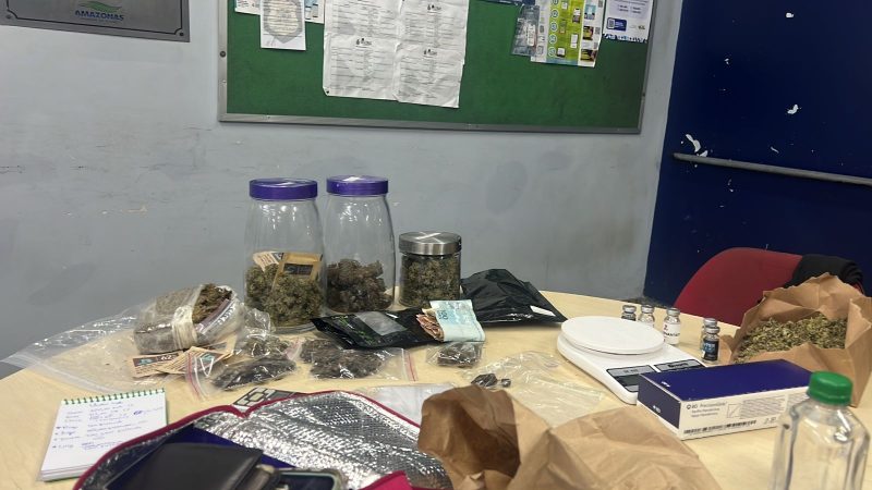 Casal é preso com cerca de 2 kg de maconha durante abordagem da PM em Manaus