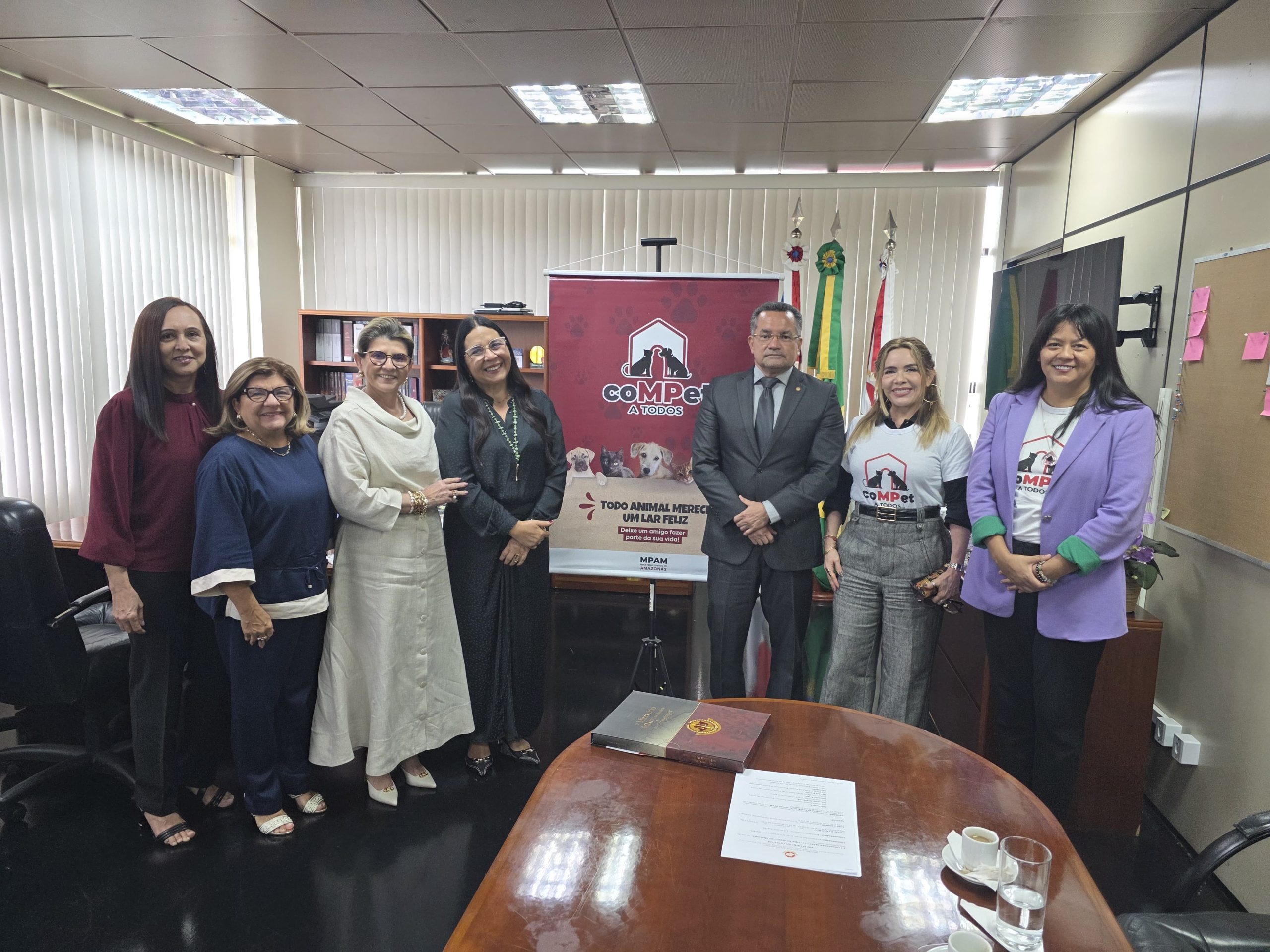 Ministério Público e TRE-AM alinham ações voltadas à proteção animal