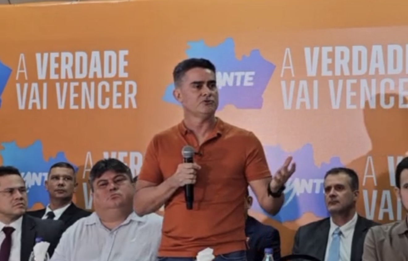Prefeito David Almeida critica Operação Erga Omnes e fala em perseguição política: “tão autêntica quanto uma nota de R$ 300”