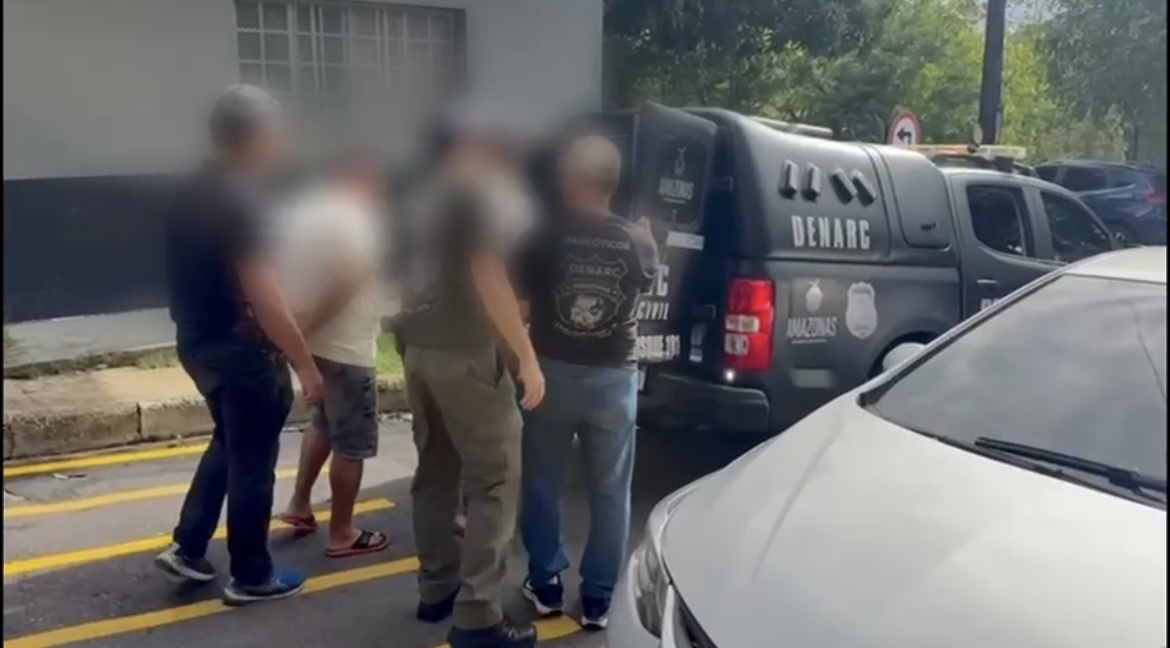 Trio é preso após polícia encontrar droga avaliada em R$ 19 milhões dentro de casa em Manaus