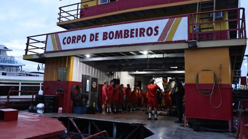 Corpo de Bombeiros do Amazonas encontra corpo de passageiro desaparecido em naufrágio da Lancha Lima de Abreu XV