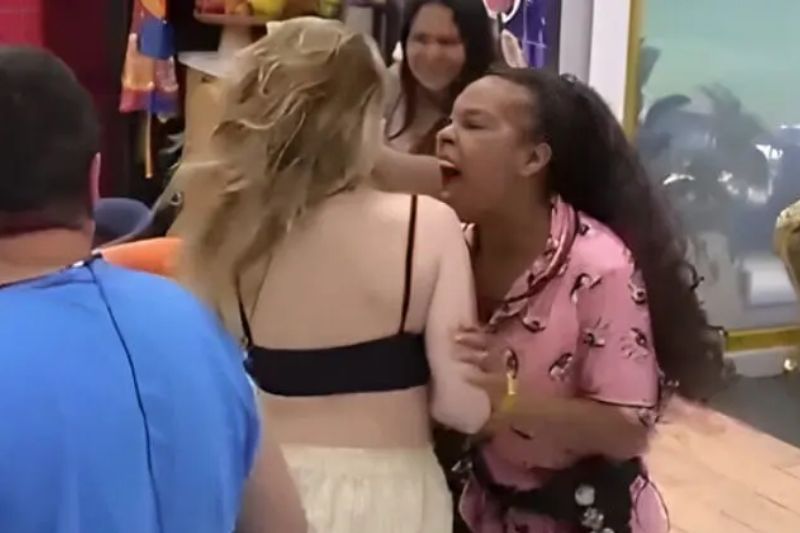 Sol Vega é expulsa do BBB 26 por agredir Ana Paula Renault