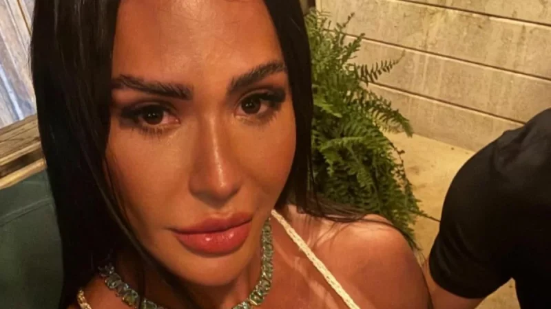 Gracyanne Barbosa remove tatuagem em homenagem a Belo