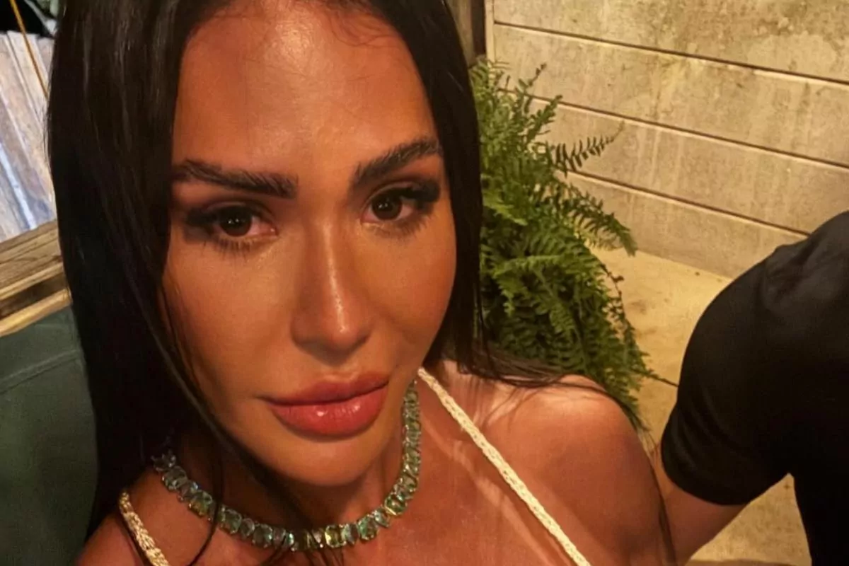 Gracyanne Barbosa remove tatuagem em homenagem a Belo