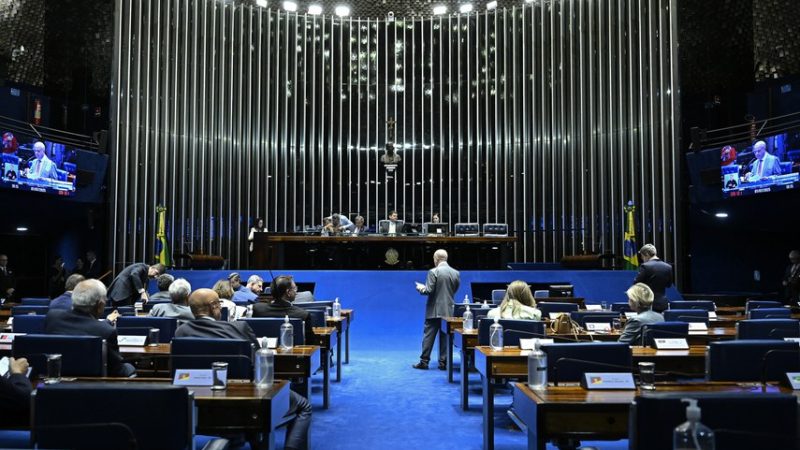 Plenário vota na terça PEC que garante locais de descanso para motoristas