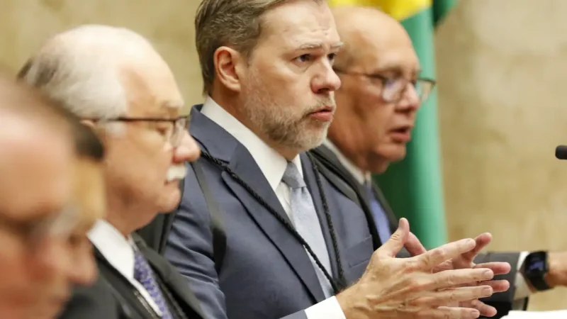 Fachin arquiva ação que pedia suspeição de Toffoli no caso Master