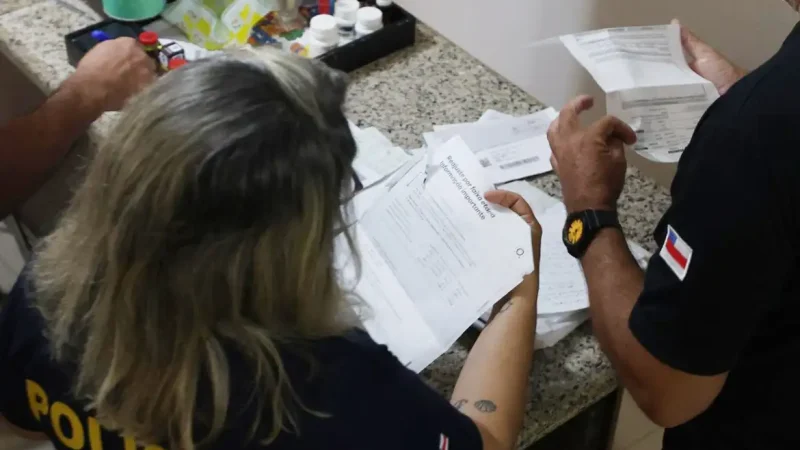 AM: Polícia detém agentes públicos suspeitos de colaborar com facção