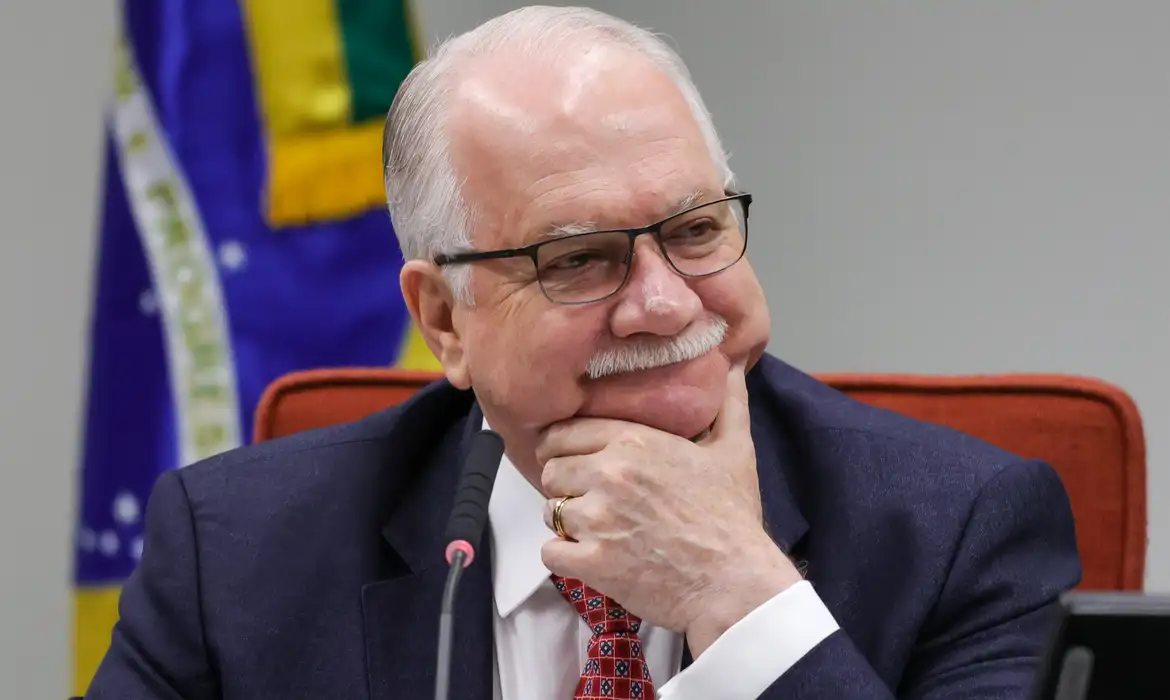 Caso Master: Fachin convoca ministros para tratar de menções a Toffoli