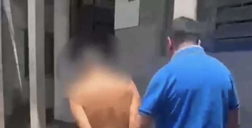 Homem agride companheira na frente da filha e acaba preso por violência doméstica no Amazonas