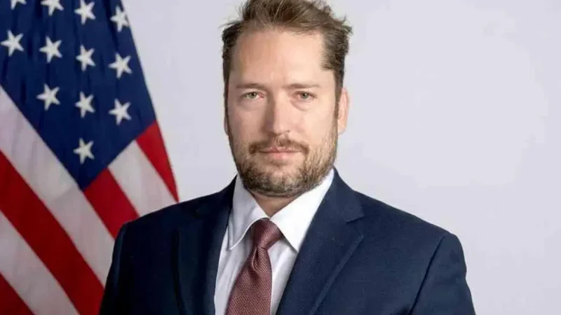 Itamaraty confirma revogação de visto de assessor de Trump