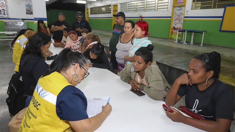 Chuva desabriga 150 pessoas em Manaus que estão alojadas em escolas