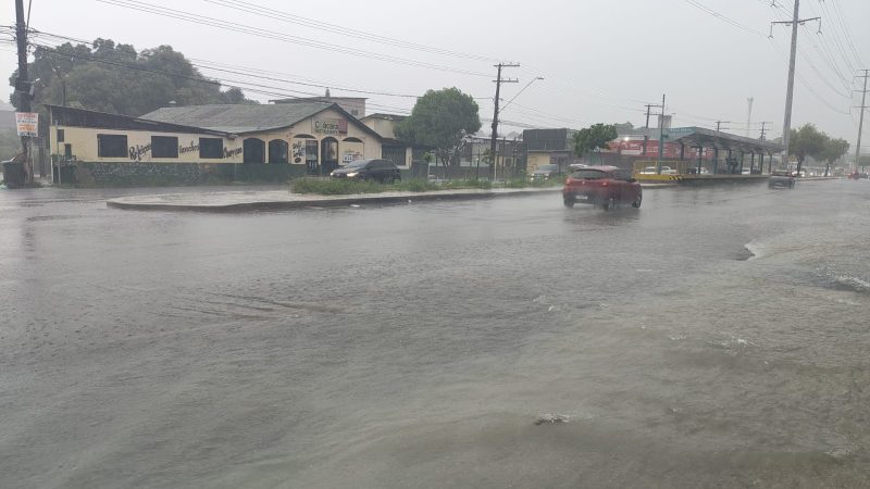 Áreas de risco em Manaus entram em alerta para quinta-feira chuvosa
