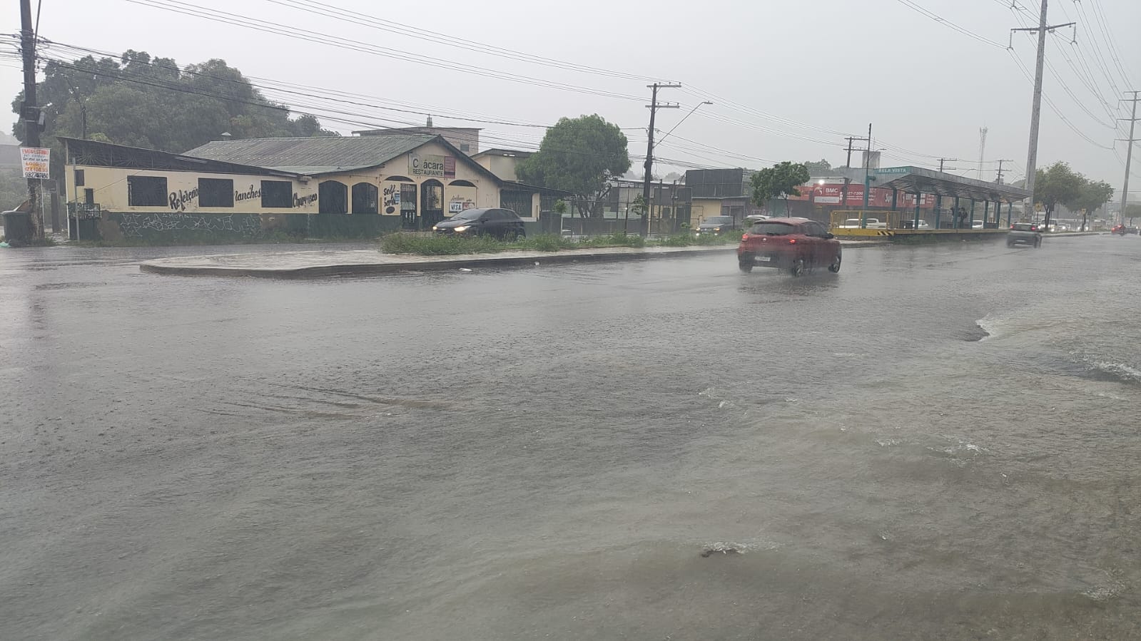 Áreas de risco em Manaus entram em alerta para quinta-feira chuvosa