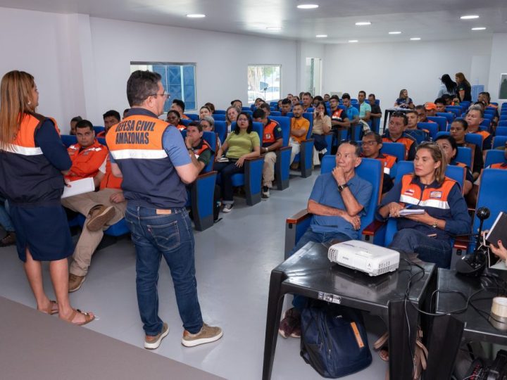 Defesa Civil do Amazonas capacita agentes municipais