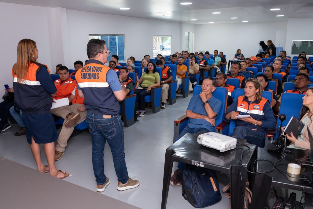 Defesa Civil do Amazonas capacita agentes municipais
