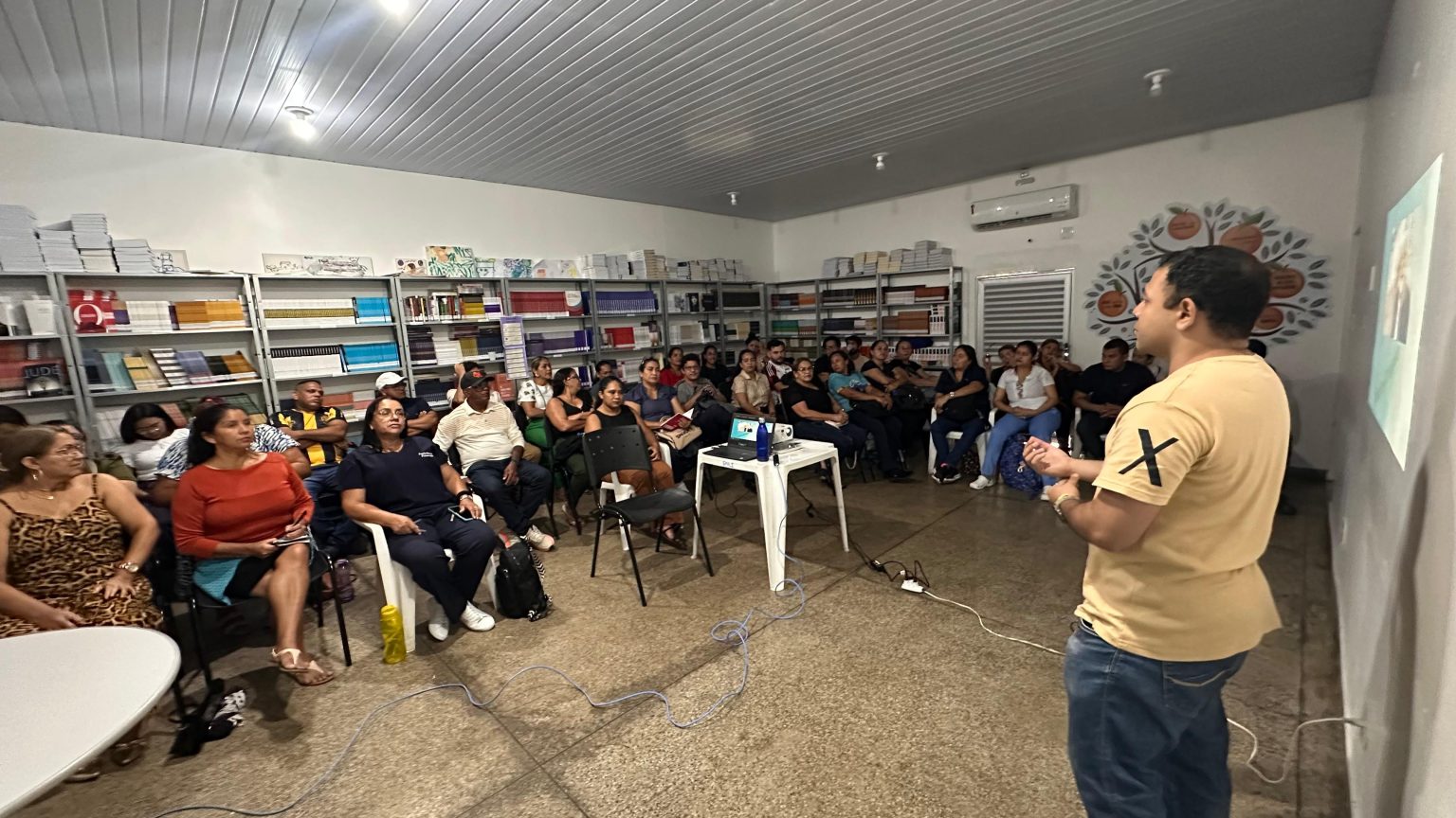 Prefeitura de Manaus promove workshop sobre uso ético de contenção para profissionais da FDT