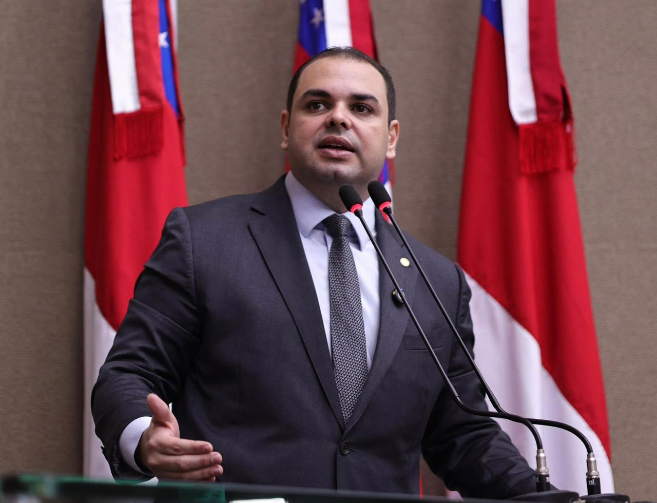 Roberto Cidade cobra planejamento urbano diante de crescimento de favelas em Manaus