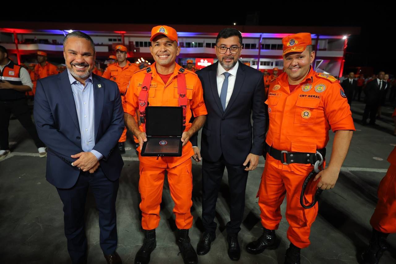 Governador Wilson Lima forma 210 novos bombeiros e amplia efetivo da corporação para mais de 1,5 mil militares no Amazonas