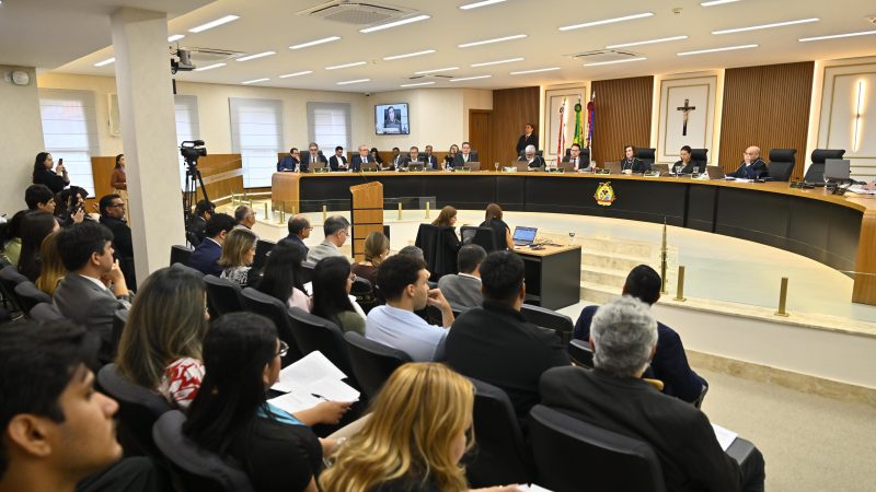 TCE-AM multa presidente da Câmara de Manacapuru em R$ 22,7 mil por falhas na transparência pública