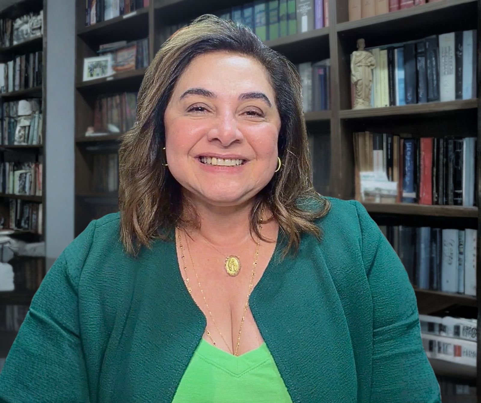 Professora Maria do Carmo agradece crescimento nas pesquisas e diz que seguirá trabalhando