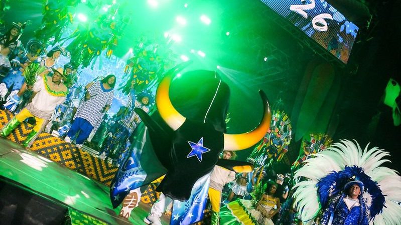 Lançamento Parintins 2026: Festa no Bumbódromo reúne mais de 20 mil pessoas e antecipa espetáculo de junho