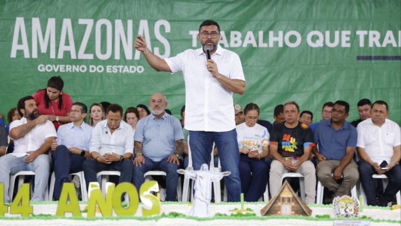 Nos 44 anos de Rio Preto da Eva, governador Wilson Lima entrega 117 títulos definitivos e garante segurança jurídica a famílias do município