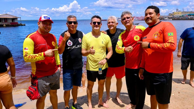 David Almeida resgata praia da Ponta Branca e devolve área de lazer às famílias da zona Sul