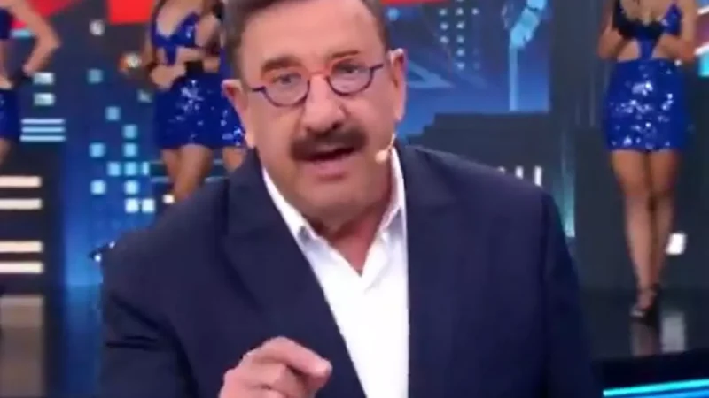 Ao vivo, Ratinho reclama de mudanças no horário do seu programa no SBT: “Não vou pedir as contas”