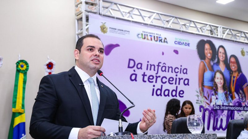 Roberto Cidade destaca importância da valorização das mulheres durante encerramento da Semana da Mulher, na Aleam