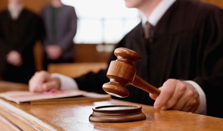 Salário médio de juízes chega a R$ 99 mil em 2025 e supera teto constitucional