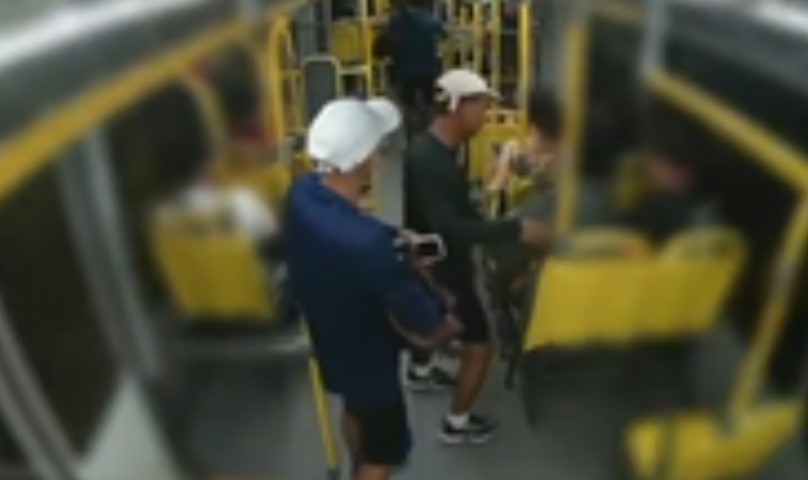 Trio é procurado após assalto violento em ônibus da linha 350 em Manaus