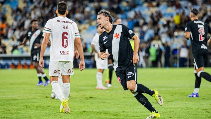 Fluminense faz 2 a 0, Vasco reage e vence de virada por 3 a 2