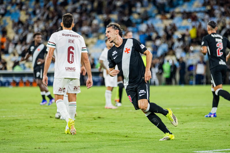 Fluminense faz 2 a 0, Vasco reage e vence de virada por 3 a 2